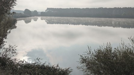 öffnet zwei Sichten auf den See in einem neuen Fenster